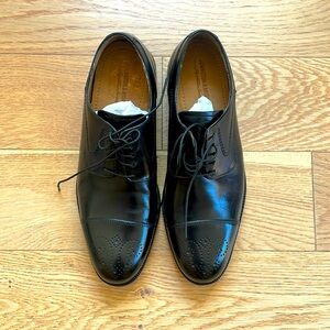 Johnston and Murphy: Stratford Cap Toe in Black Calfskin; Size: 8